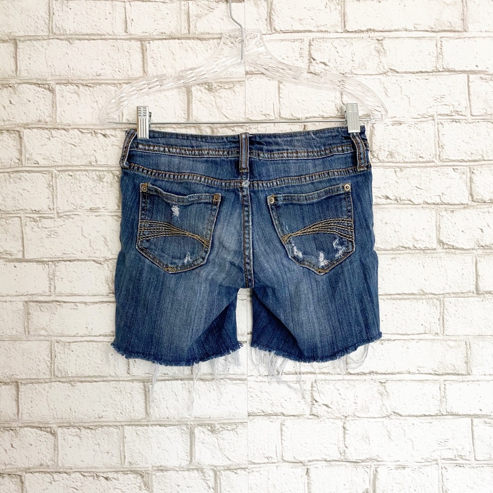 Decree Super Skinny Distressed Shorts Size 3 - Picture 5 of 6